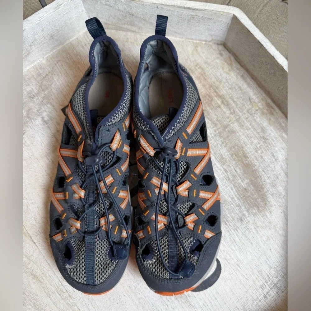 Merrell Kids Water Shoes - Navy and Orange size 7 choprock